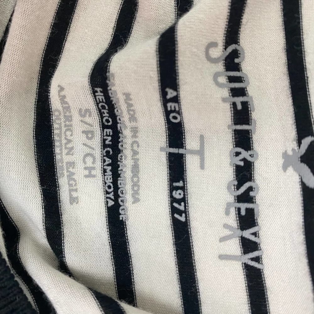 American Eagle Size S Short sleeve shirt - Picture 3 of 3